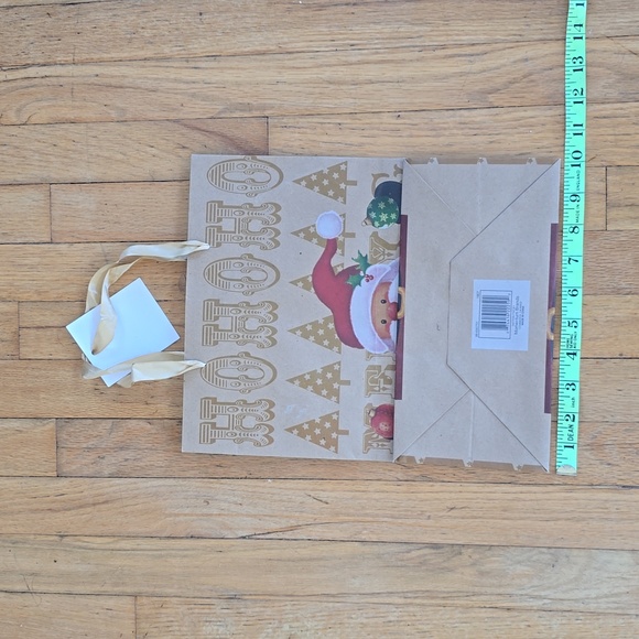 Set of 3 Holiday Gift Bags Snowman Gift Bags Christmas Gift Bags Gift Wrap - Picture 8 of 8